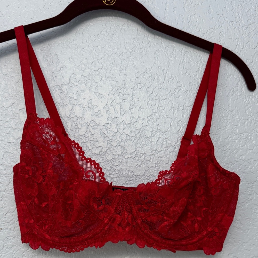 H&M Sexy Red Lace Underwire Bra Size 34D